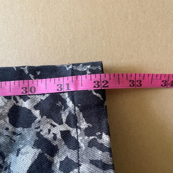 BALENCIAGA Black White Marble Abstract Print Jeans - Picture 7 of 7